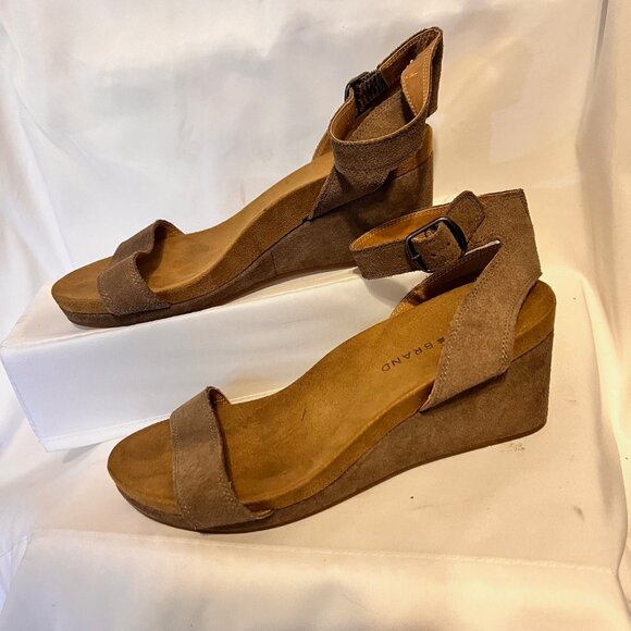 Lucky Brand Wedge 2 1/2" Heels-Suede Ankle Strap Buckle-Taupe/Tan-Size 8 1/2 - Picture 2 of 14